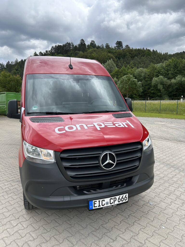 con-pearl Sprinter with new theme - front view