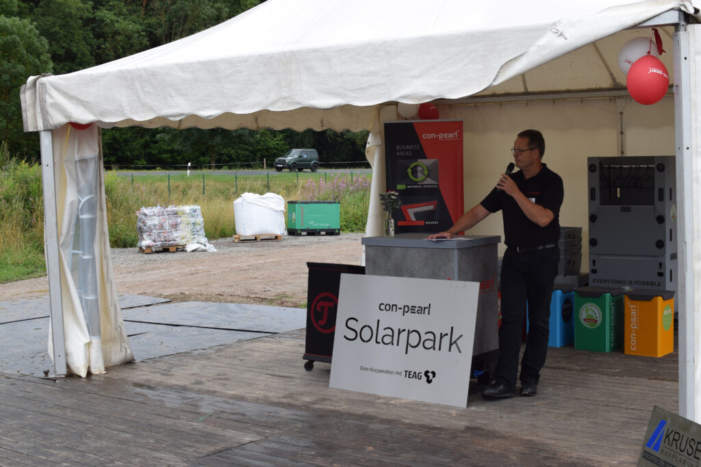 presentation by con-pearl CEO Mr. Stefan Hoedt at the opening of the solar park